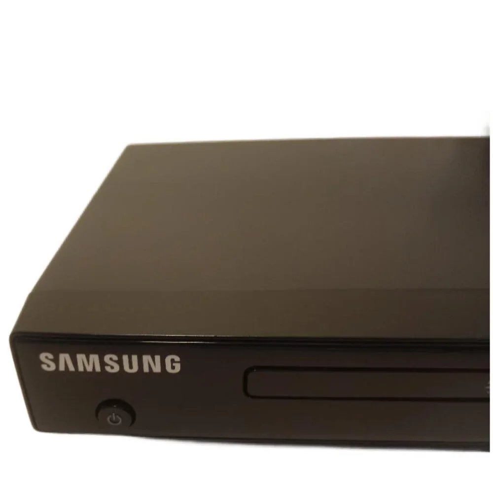 Samsung DVD Player Model DVD-P191 Black Multi Region Progressive Scan No Remote - Picture 2 of 5